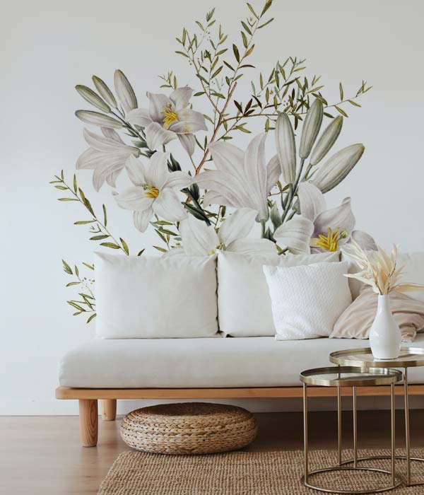 Fleurs peintes sur un mur dans un salon en région nantaise